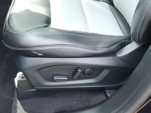 Used 2023 Ford Explorer XLT w/ Equipment Group 202A AWD/4WD image 23