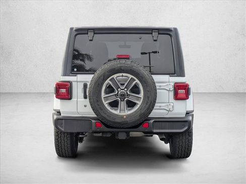 Used 2018 Jeep Wrangler Unlimited Sahara image 6