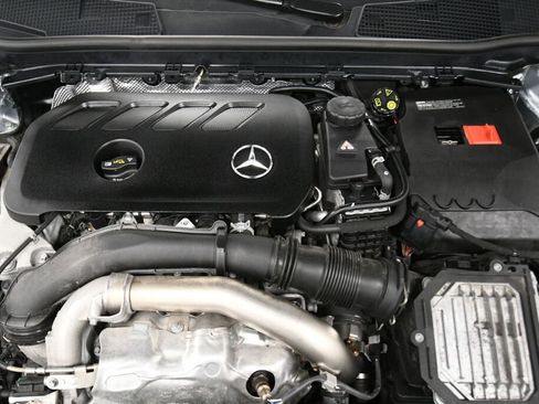 Used 2025 Mercedes-Benz CLA 250 4MATIC image 36