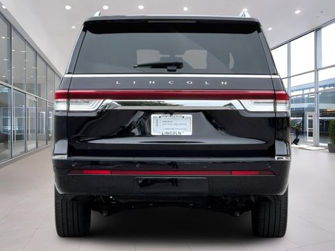 Certified 2023 Lincoln Navigator L Reserve AWD/4WD image 5