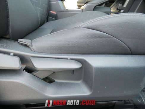 Used 2026 Toyota Tacoma SR5 AWD/4WD image 30