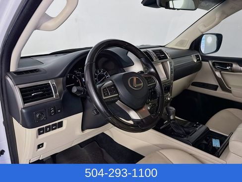 Used 2020 Lexus GX 460 Premium w/ Premium Package image 21