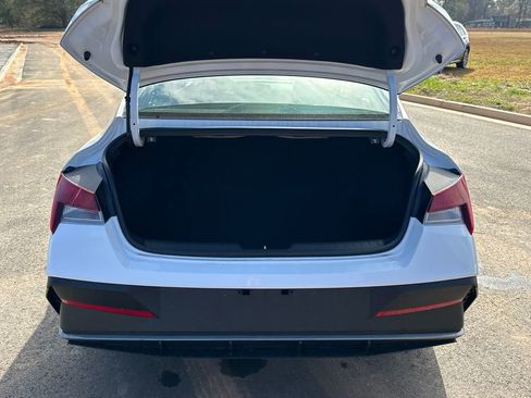 New 2025 Hyundai Elantra Sport image 18