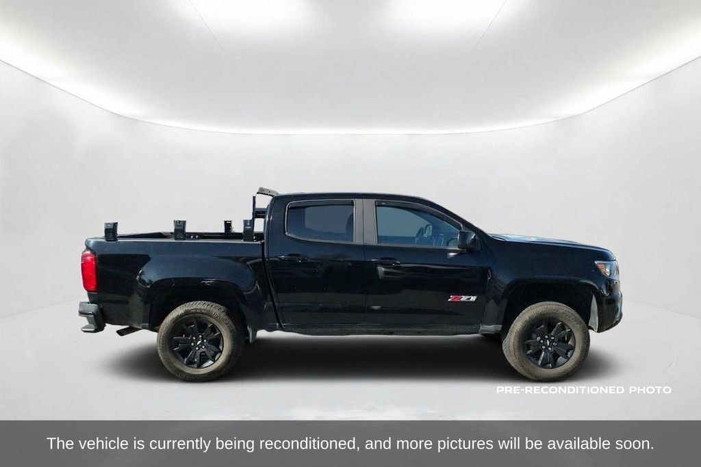 Used 2019 Chevrolet Colorado Z71 w/ Z71 Midnight Edition AWD/4WD image 4