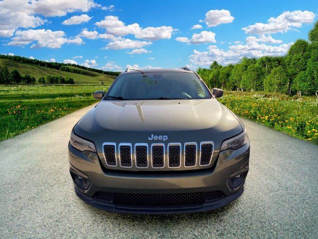 Used 2019 Jeep Cherokee Latitude w/ Popular Appearance Group FWD image 2