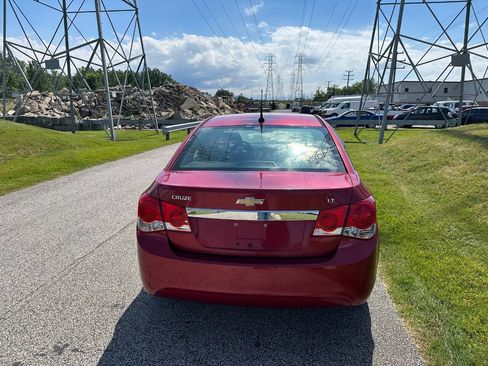 Used 2011 Chevrolet Cruze LT FWD image 4