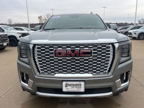 Used 2023 GMC Yukon XL Denali image 9