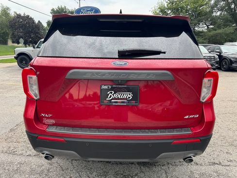 Used 2024 Ford Explorer XLT w/ Equipment Group 202A AWD/4WD image 6
