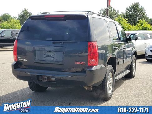 Used 2011 GMC Yukon SLT w/ SLT-2 Equipment Package AWD/4WD image 4