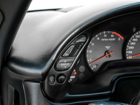 Used 2000 Chevrolet Corvette w/ Memory Pkg image 24