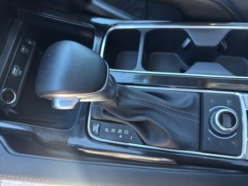 Used 2025 Kia Telluride EX w/ EX Captain's Chair Package image 15