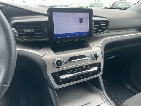 Used 2022 Ford Explorer XLT AWD/4WD image 11
