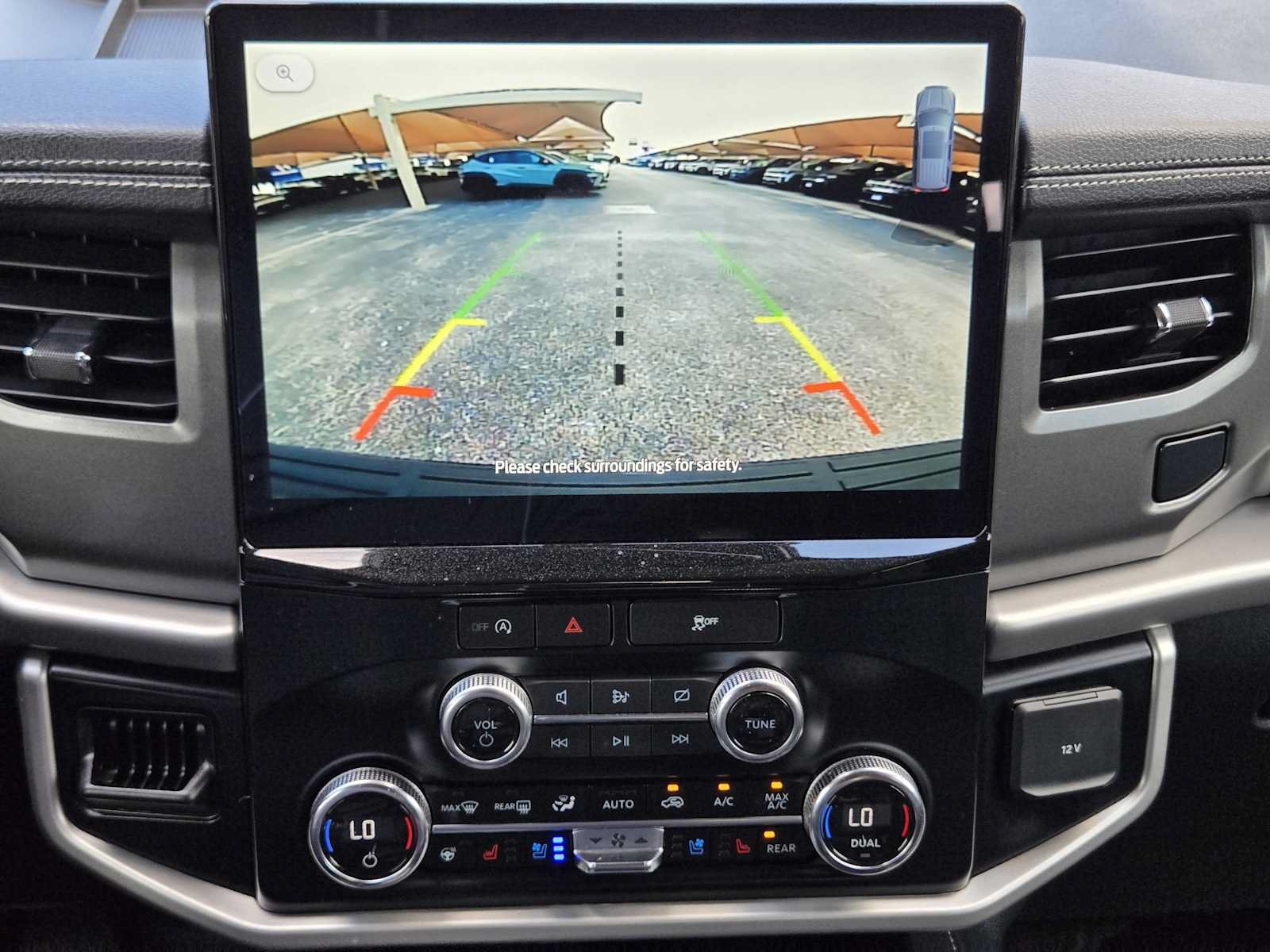 Used 2024 Ford Expedition XLT RWD image 18