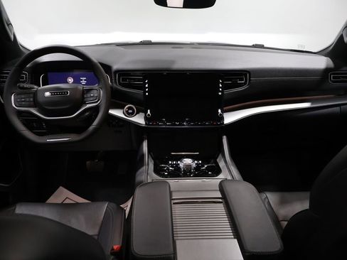 Used 2024 Jeep Wagoneer Series II w/ Convenience Group I image 18