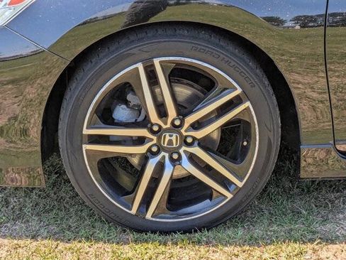 Used 2017 Honda Accord Sport image 10