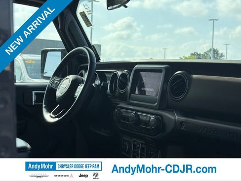 Used 2018 Jeep Wrangler Unlimited Sport S AWD/4WD image 19