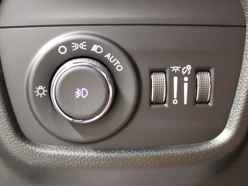 New 2025 Jeep Grand Cherokee Limited w/ Luxury Tech Group II image 11