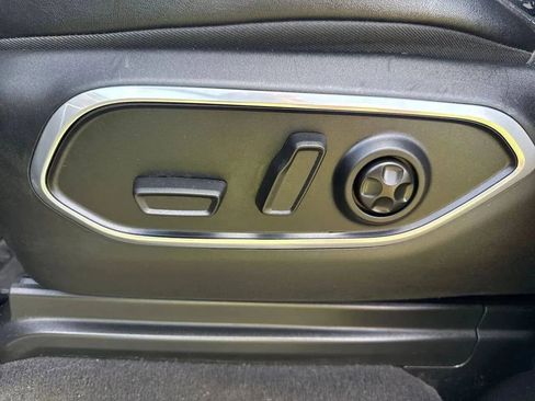 Used 2023 Jeep Wagoneer Series III w/ Preferred Equipment Group AWD/4WD image 13