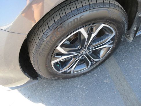 Used 2025 Toyota Sienna Platinum AWD/4WD image 14
