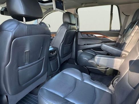 Used 2020 Cadillac Escalade Luxury image 62