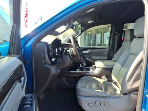 Used 2023 Chevrolet Silverado 1500 RST AWD/4WD image 17