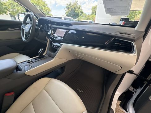 Certified 2024 Cadillac XT6 Premium Luxury w/ Technology Package FWD image 30