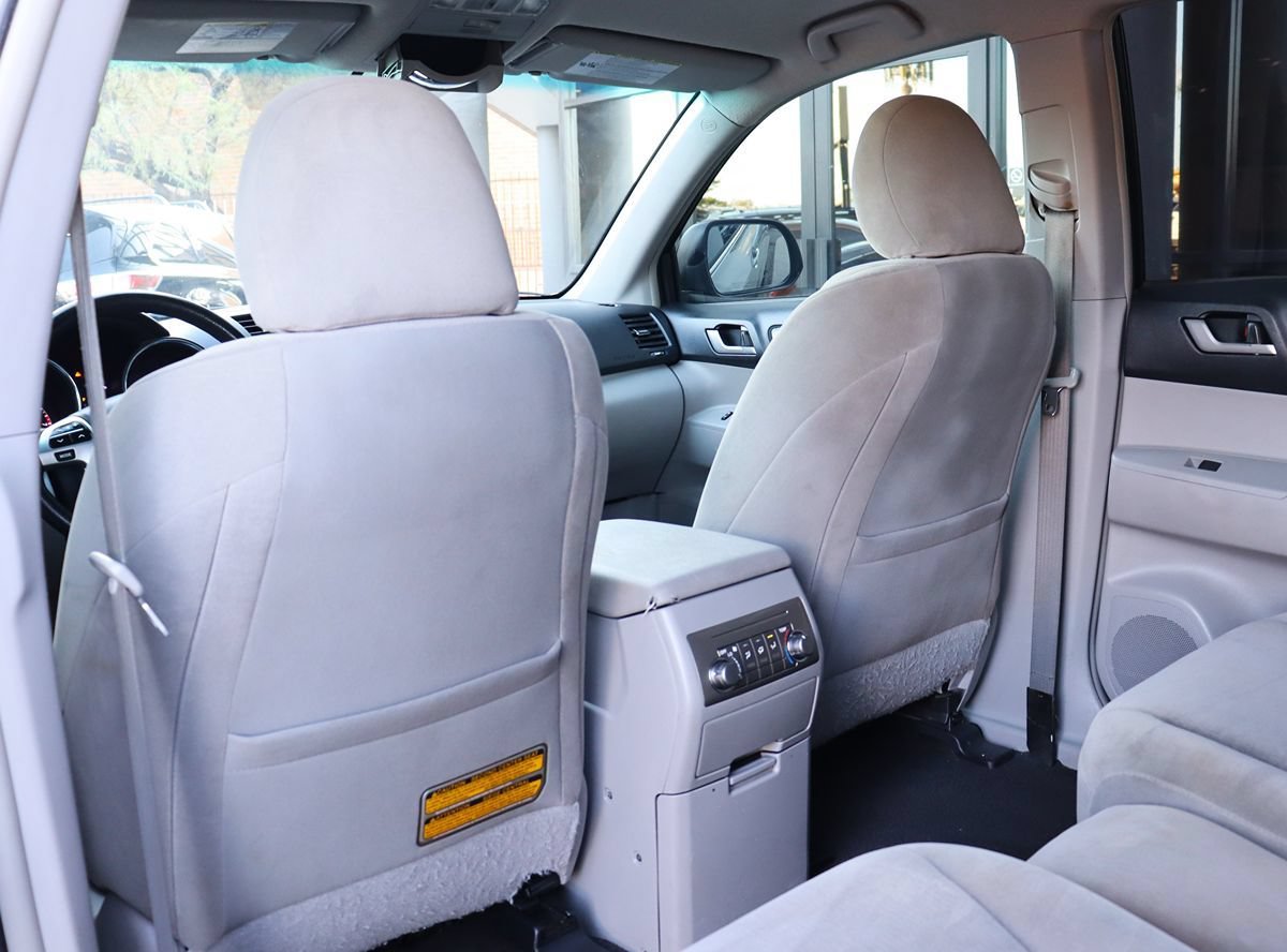 Used 2013 Toyota Highlander Plus FWD image 31