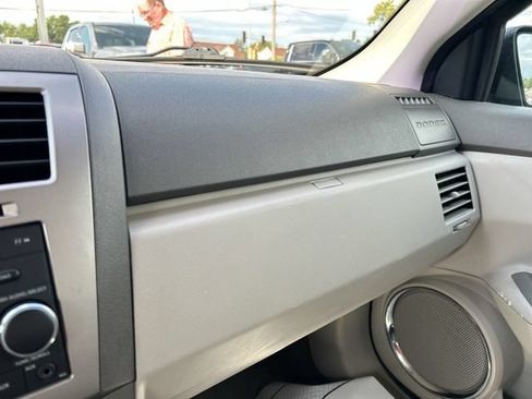 Used 2009 Dodge Avenger R/T FWD image 35