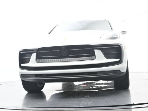 Certified 2023 Porsche Macan AWD/4WD image 54