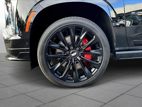 Used 2025 Cadillac Escalade V w/ LPO, ONYX Package image 10