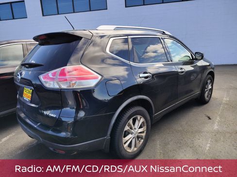 Used 2016 Nissan Rogue SV image 4