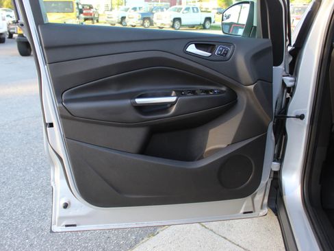 Used 2016 Ford Escape Titanium image 10