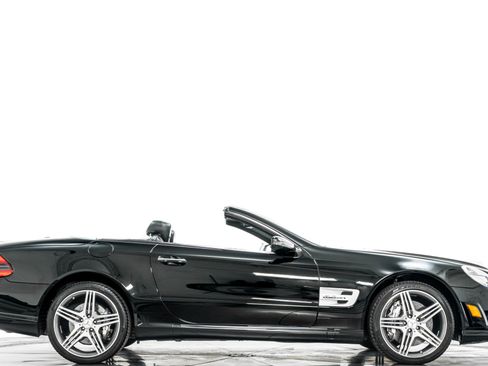 Used 2011 Mercedes-Benz SL 63 AMG image 2