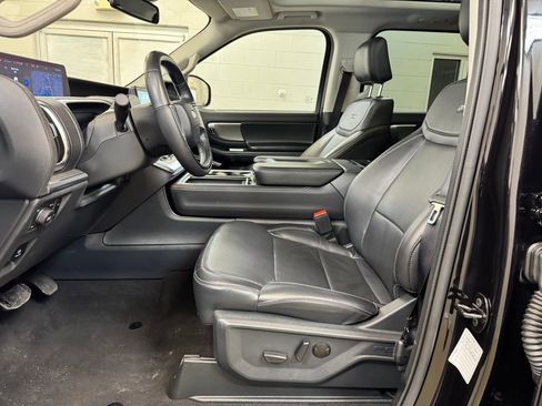 Used 2025 Ford Expedition Max Platinum image 12