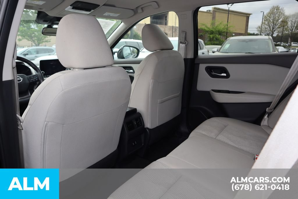 Used 2025 Nissan Rogue SV FWD image 17