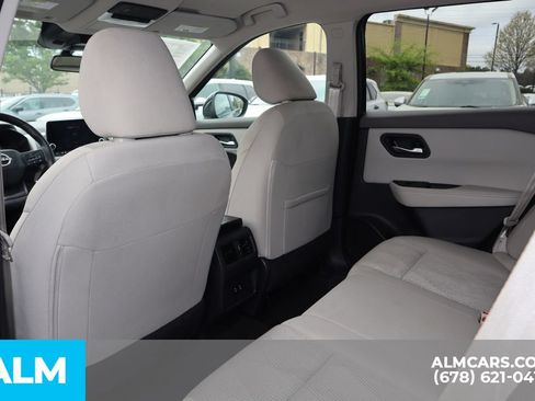 Used 2025 Nissan Rogue SV FWD image 17