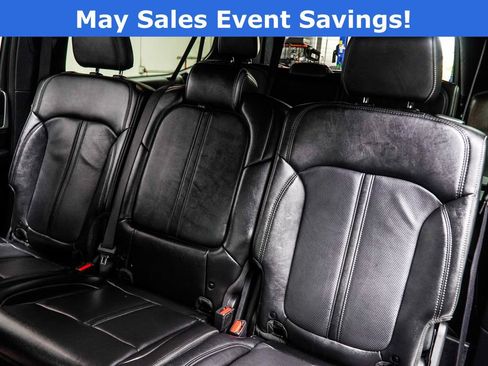 Used 2023 Jeep Wagoneer L Series II AWD/4WD image 37
