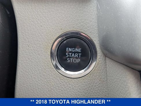Used 2018 Toyota Highlander XLE w/ Carpet Mat Package (TMS) AWD/4WD image 29