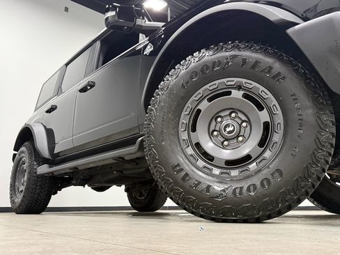 Used 2025 Ford Bronco Outer Banks w/ Sasquatch Package image 2