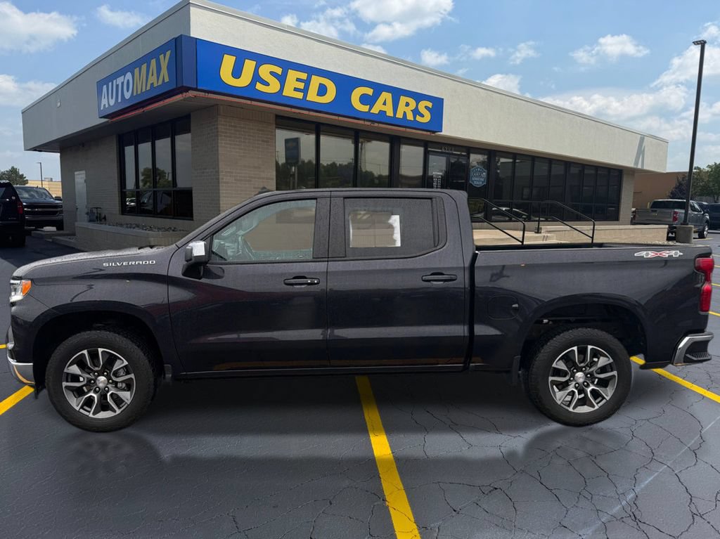 Used 2024 Chevrolet Silverado 1500 LT AWD/4WD image 8
