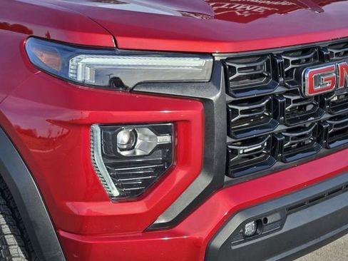 Used 2024 GMC Canyon Elevation w/ Convenience Package image 8