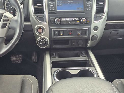 Used 2017 Nissan Titan SV AWD/4WD image 18