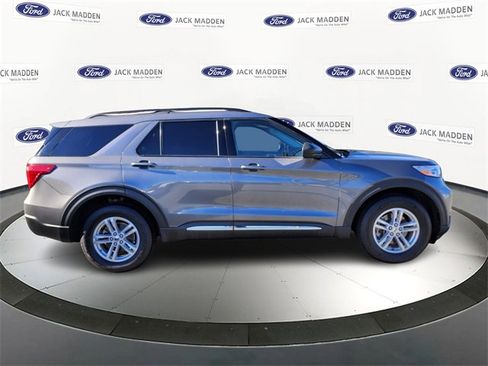 Certified 2021 Ford Explorer XLT image 6