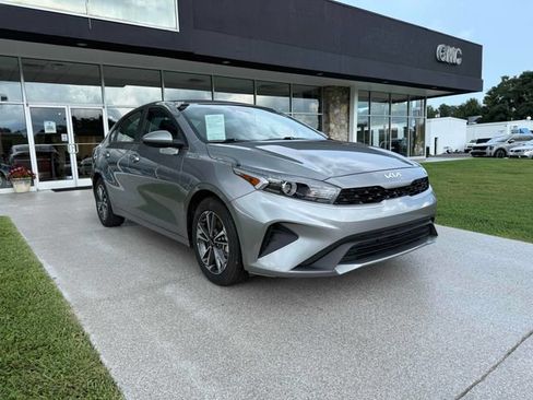 Used 2024 Kia Forte LXS FWD image 1