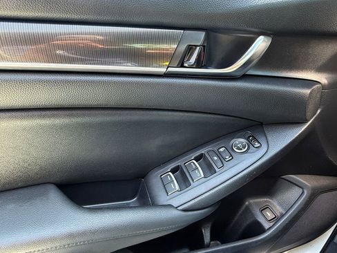 Used 2019 Honda Accord Sport image 11