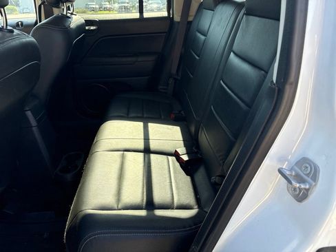 Used 2016 Jeep Patriot High Altitude FWD image 19