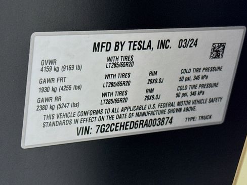 Used 2024 Tesla Cybertruck AWD Crew Cab image 24