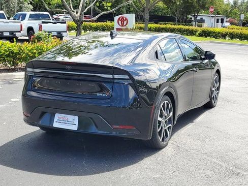 New 2025 Toyota Prius Plug-In Hybrid image 4