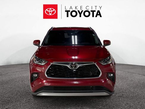 Used 2022 Toyota Highlander Platinum image 11