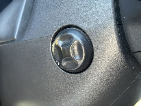 Used 2022 Chevrolet Silverado 1500 High Country w/ Technology Package image 30